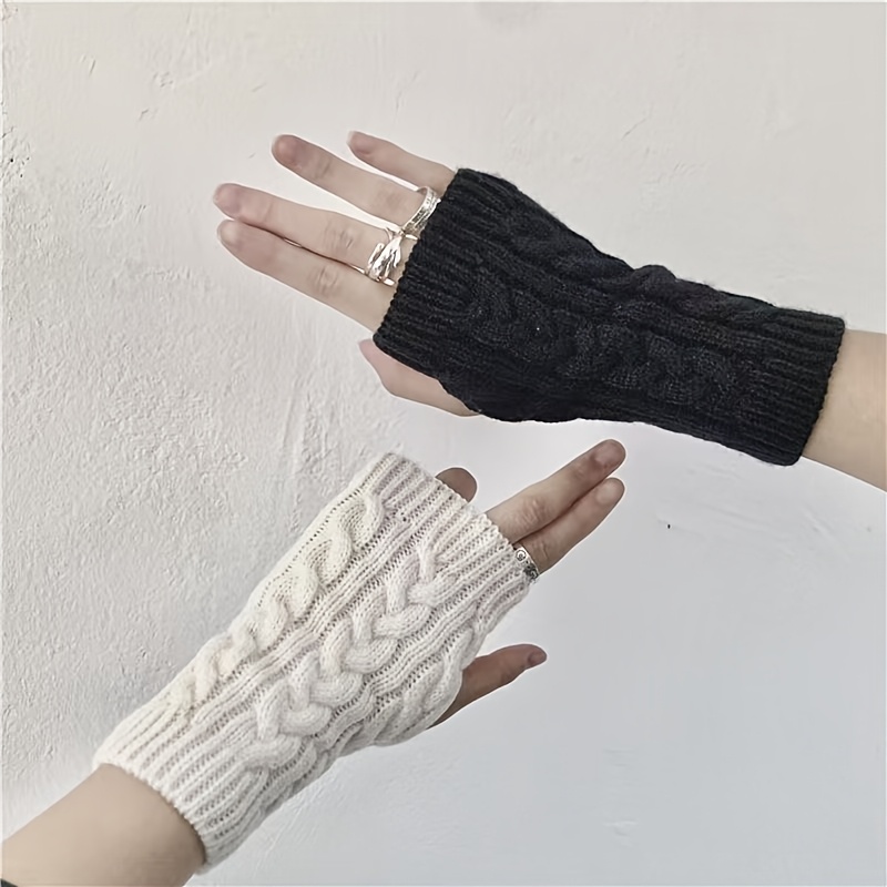 Three-Pair Set of Autumn/Winter Cable Fingerless Arm Warmers