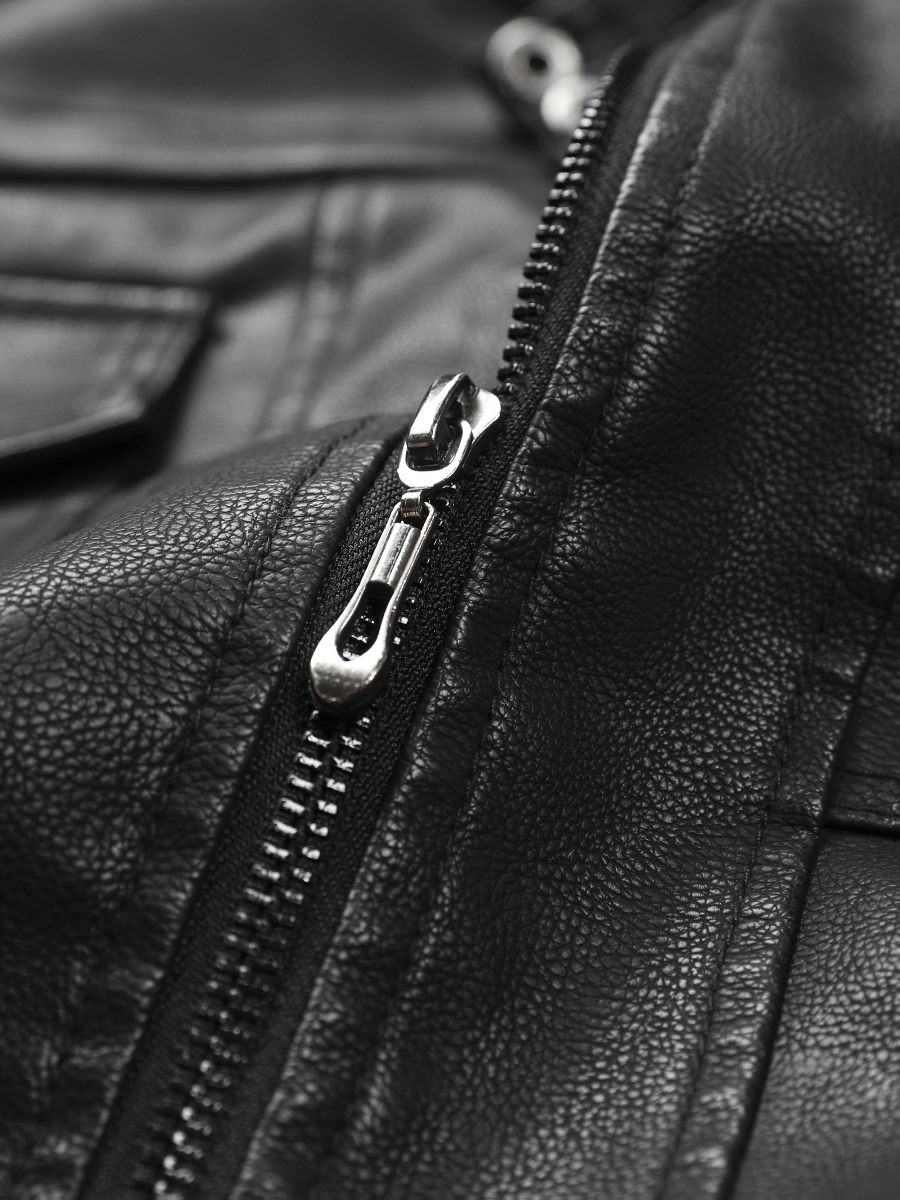Women's Vintage-Style PU Leather Jacket - High Quality, Windproof, Tear- with Detachable Hood Casual Outdoor Riding Jacket