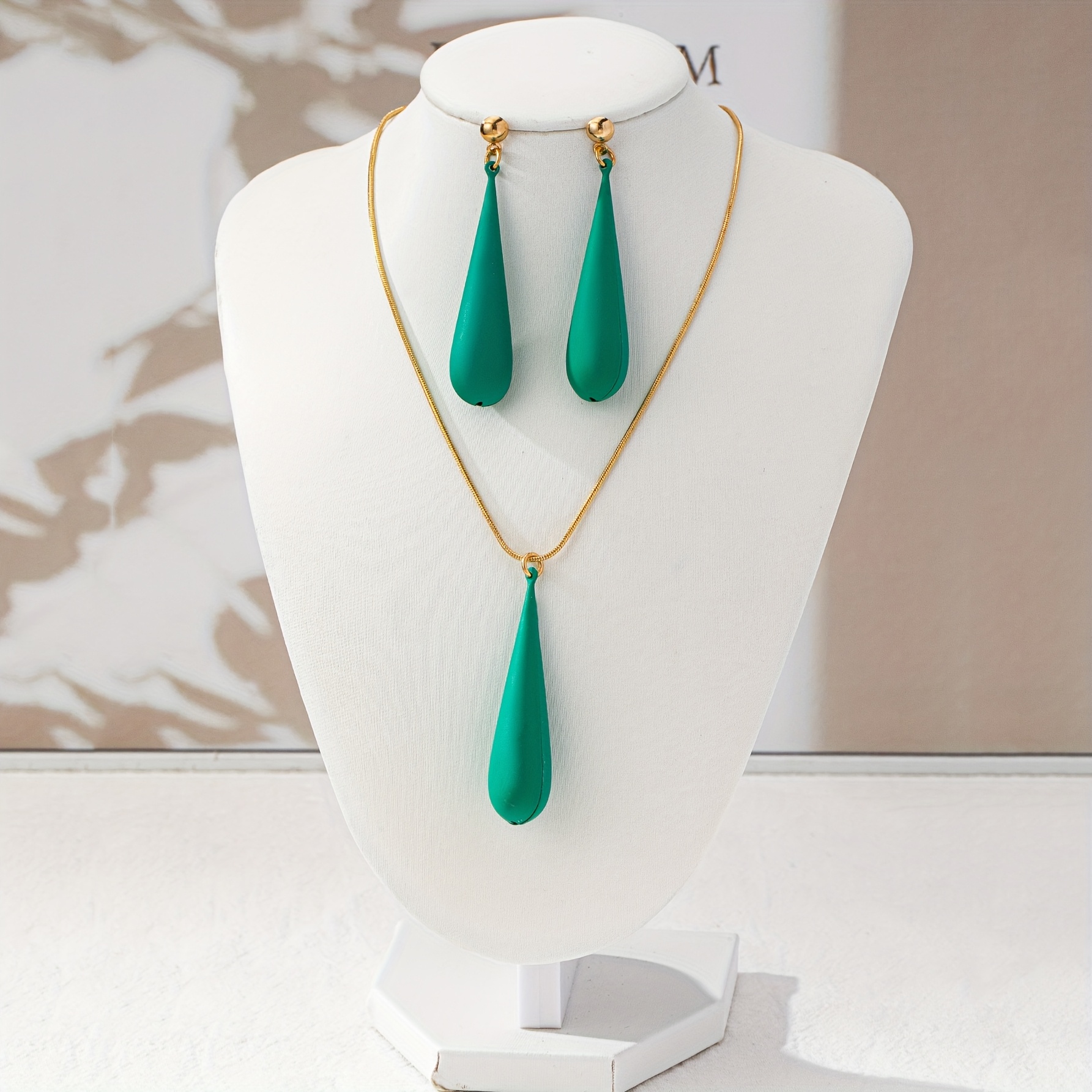 3pc Easy Metallic Style Long Teardrop Pendant Jewelry Set