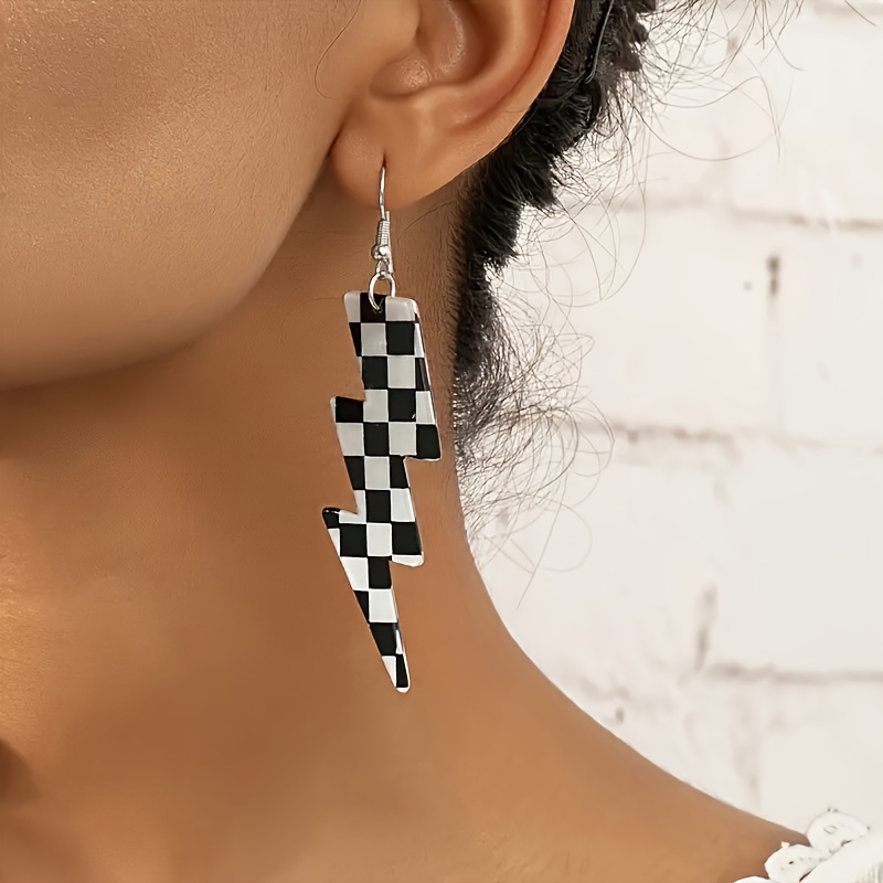 

1 Pair, Geometric Black And White Checkered Lightning Dangle Earrings, Bold Western Exaggerated Creative Design, Simplistic Style Fashion Jewelry