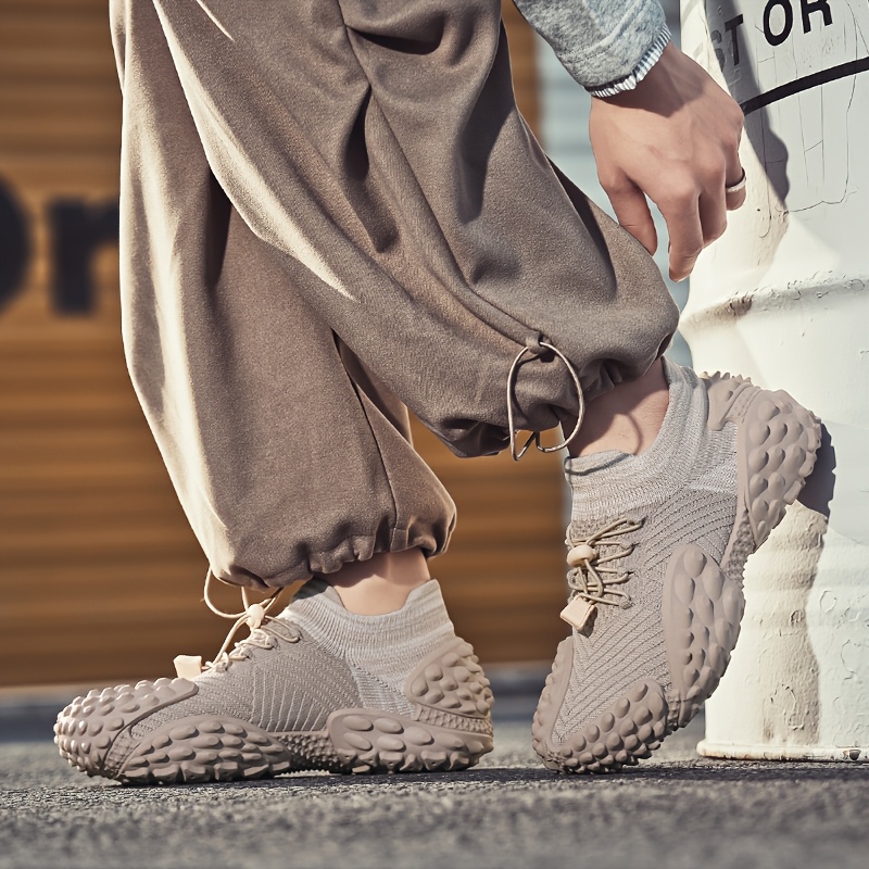 Summer New Men'S Breathable Fly Weave Shoes Outdoor Hiking Walking Shoes Slip-On Durable Durian Sole Casual Sports Shoes Low-Top Thick Casual Hiking Shoes Large Size Men'S Shoes