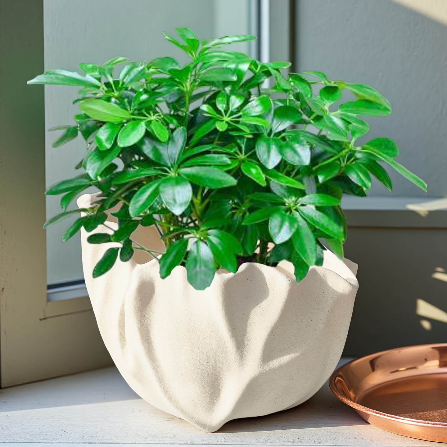 A Newly Launched Decorative Vase Featuring a Unique Fabric-textured Design with Irregular Pleated Shapes. Compact and Nimble, This Tabletop Vase Is Simple yet Stylish, Perfect for Home Decor in the Living Room, Study, or Dining Table. Also Suitable