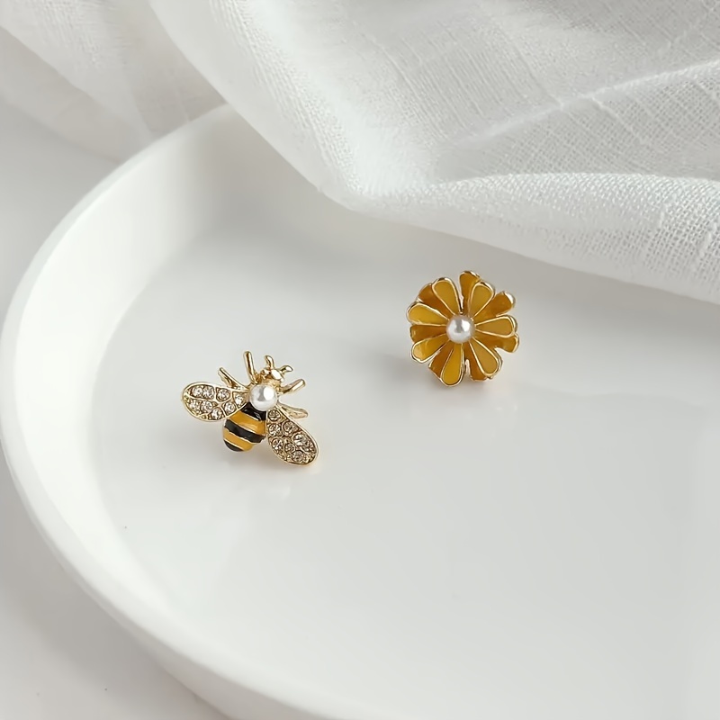 

Bee And Flower Stud Earrings, Elegant Alloy With Accents, Cute Fashion Jewelry For Or Parties, Quirky Earrings