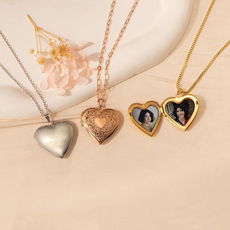 Customized Photo Necklace with Heart-Shaped Frame