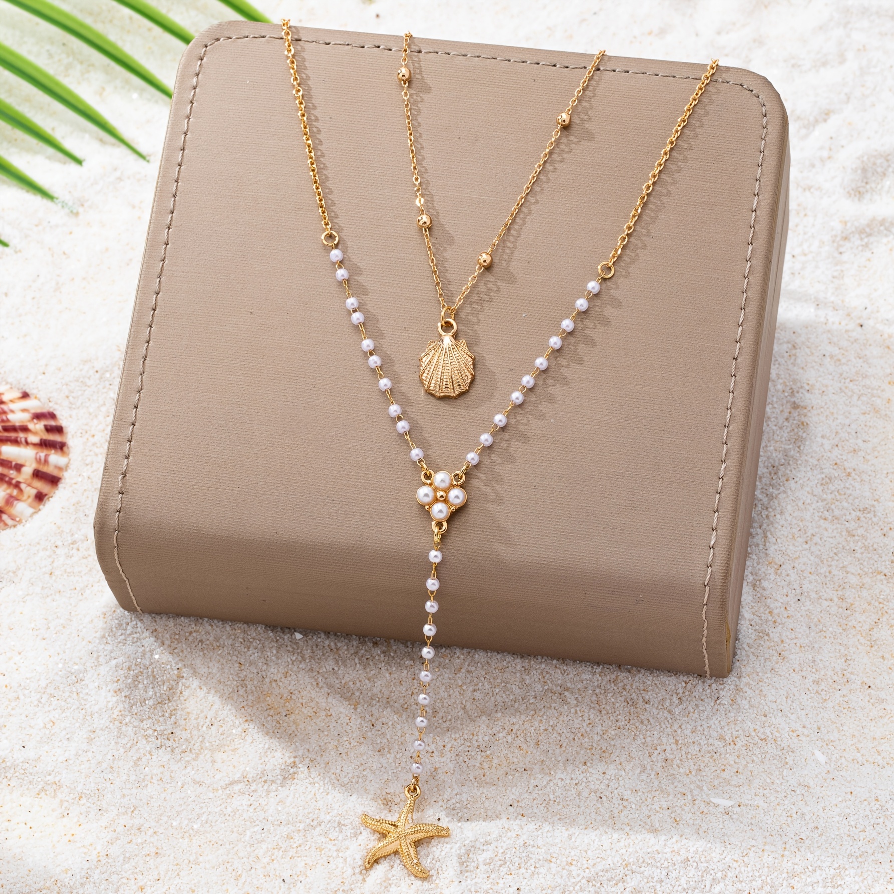 Women's Ocean-Style Geometric Fan-Shaped Pendant Necklace