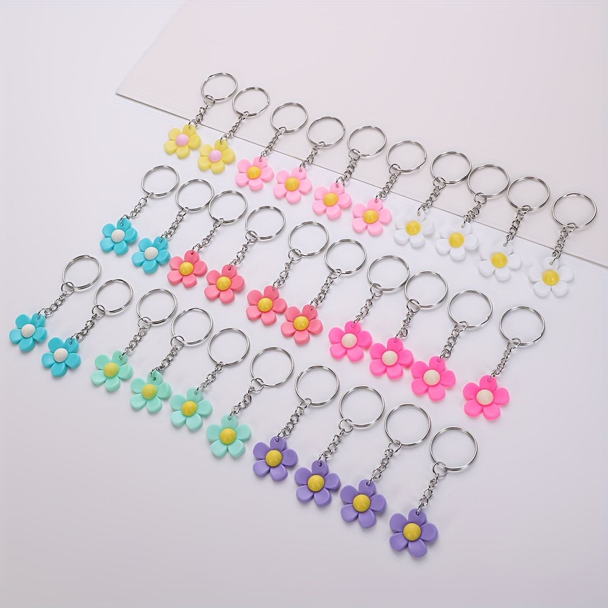 

32 Pcs Pvc Flower Keychains, Assorted Colors, Lady's Casual Lovely Purse Backpack Luggage Accessories, Key Rings For Festival Party Favors