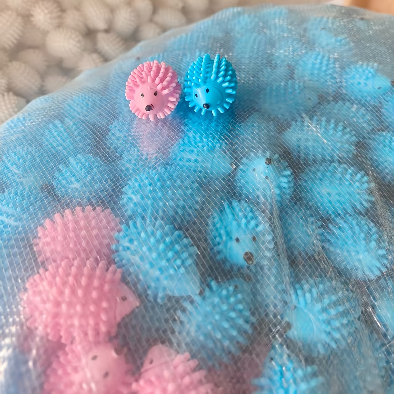 TEMU (random Color) Reusable Laundry Ball Set - Removes Hair, Clothes, Prevents , Reduces Wrinkles, No Electricity Needed, Laundry Additions, Extra