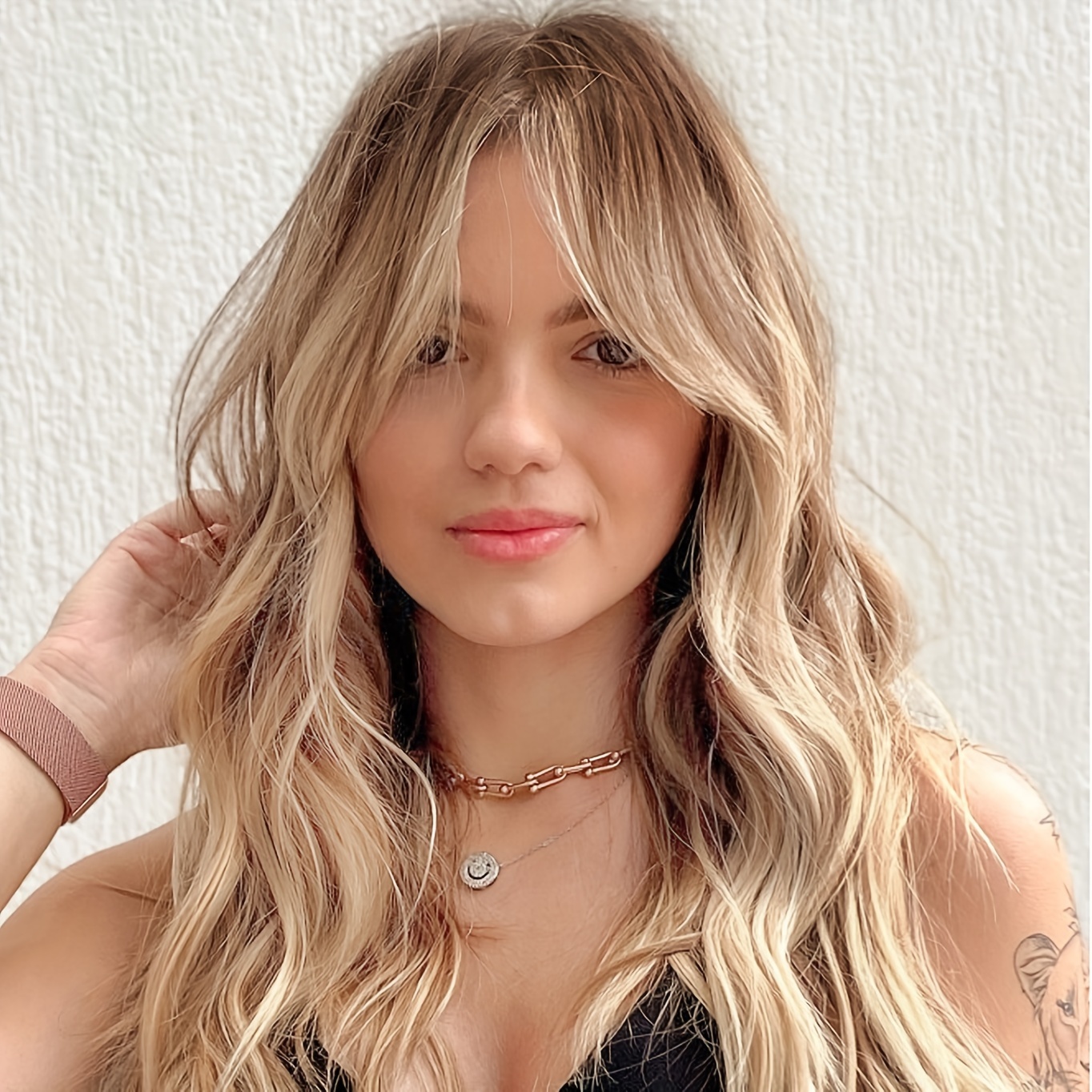 TEMU Honey Blonde Wig With Bangs, Synthetic Hair Ombre Brown Wigs For Women, Best Wigs With Brown Root, Realistic Looking Blonde Wig 24 Inch Eal-145