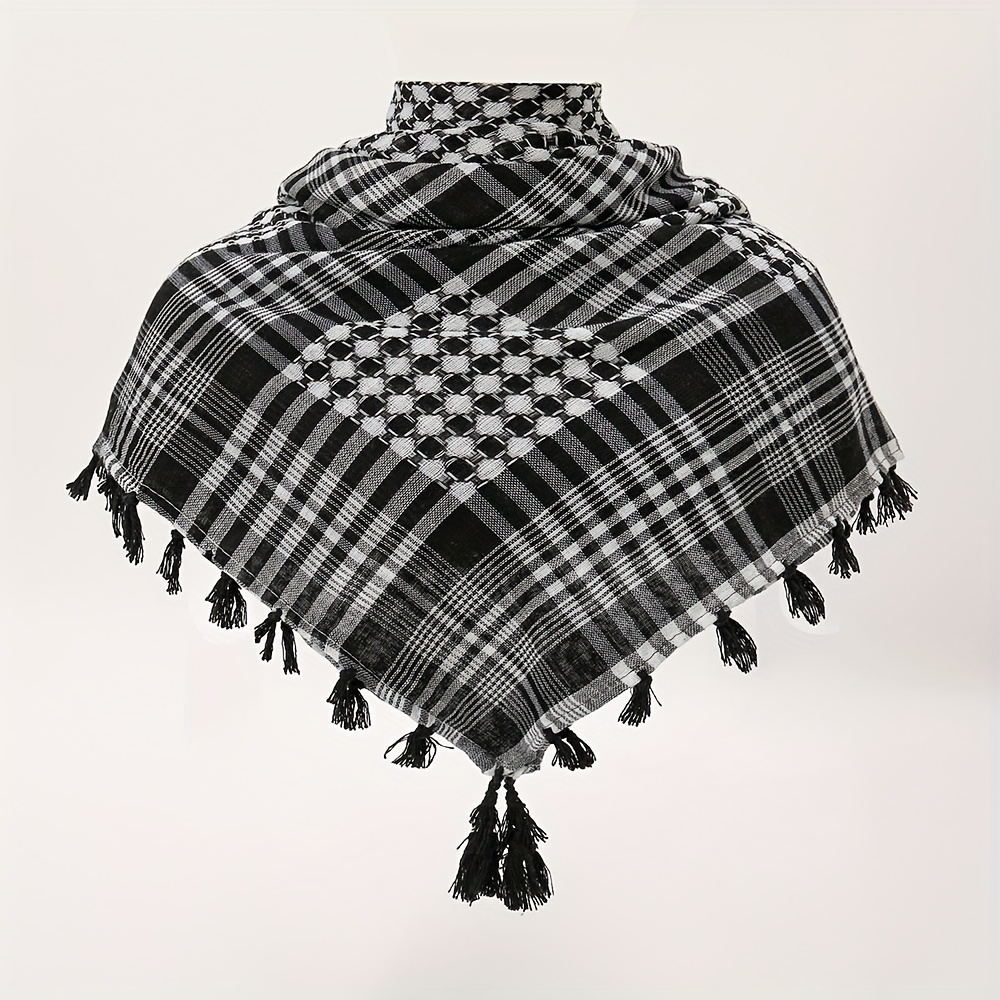 Image of A Four-sided Arabic Scarf With A Pattern And Contrasting Colors, Featuring A Jacquard Design For The Neck