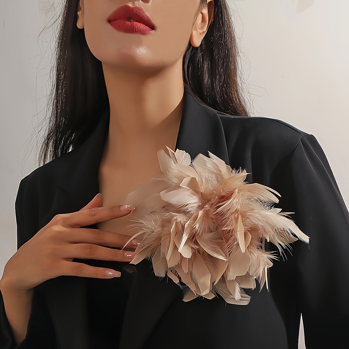 

1pc Handmade French Vintage Style Exaggerated Feather Brooch, Fashionable Unique Temperament Pin, Elegant Versatile Accessory For Women' And Evening Wear