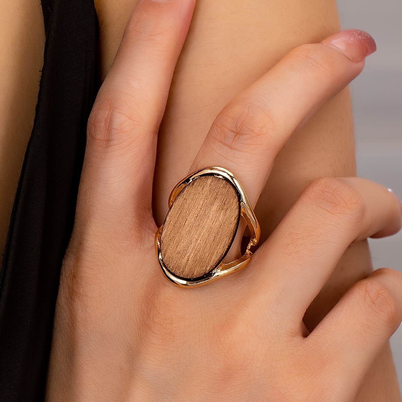 

Elegant Women's Golden-tone Ring With Brown Wood - French Minimalist Style, Alloy, Ideal For Vacation And , Perfect Autumn/winter Jewelry Gift, Vacation Accessories|french Minimalist Ring|polished