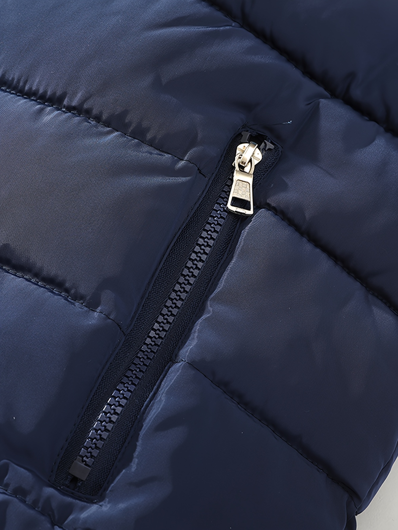 Stylish Men's Hooded Vest Image 10