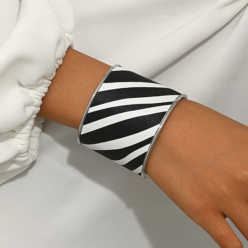 TEMU Minimalist Geometric Open Zebra Pattern Bracelet For Women (patterns May )