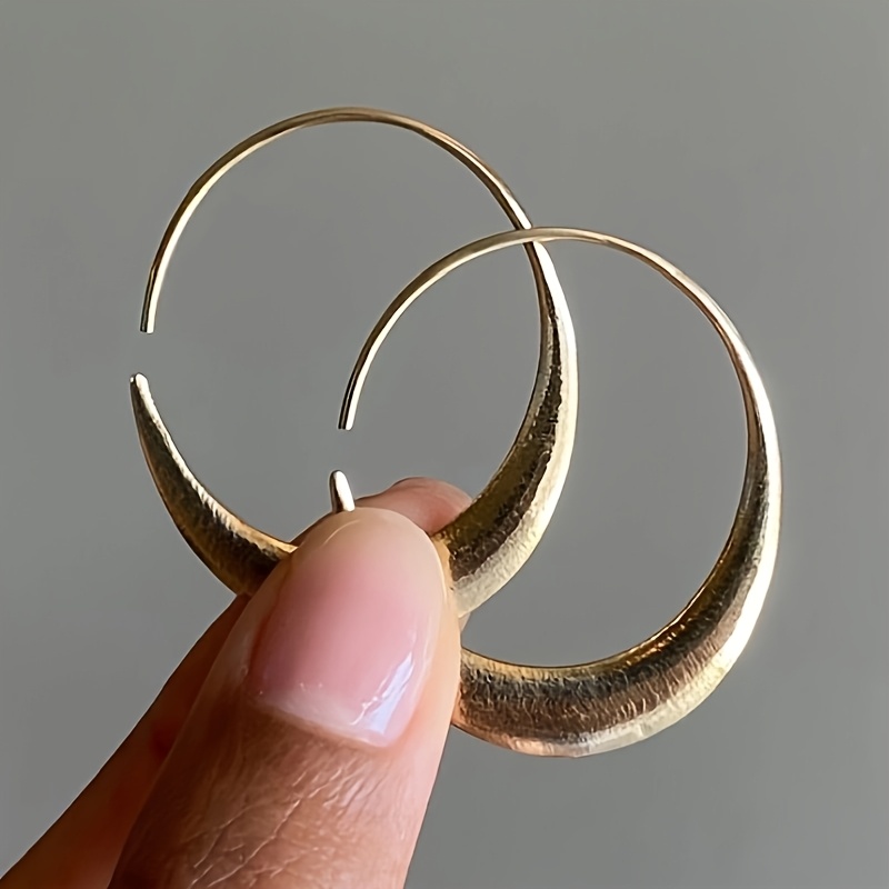 Image of Vintage Copper Material Simple Circular Earrings For Women's Fashion Earrings Bohemian Style Earrings Versatile Earrings