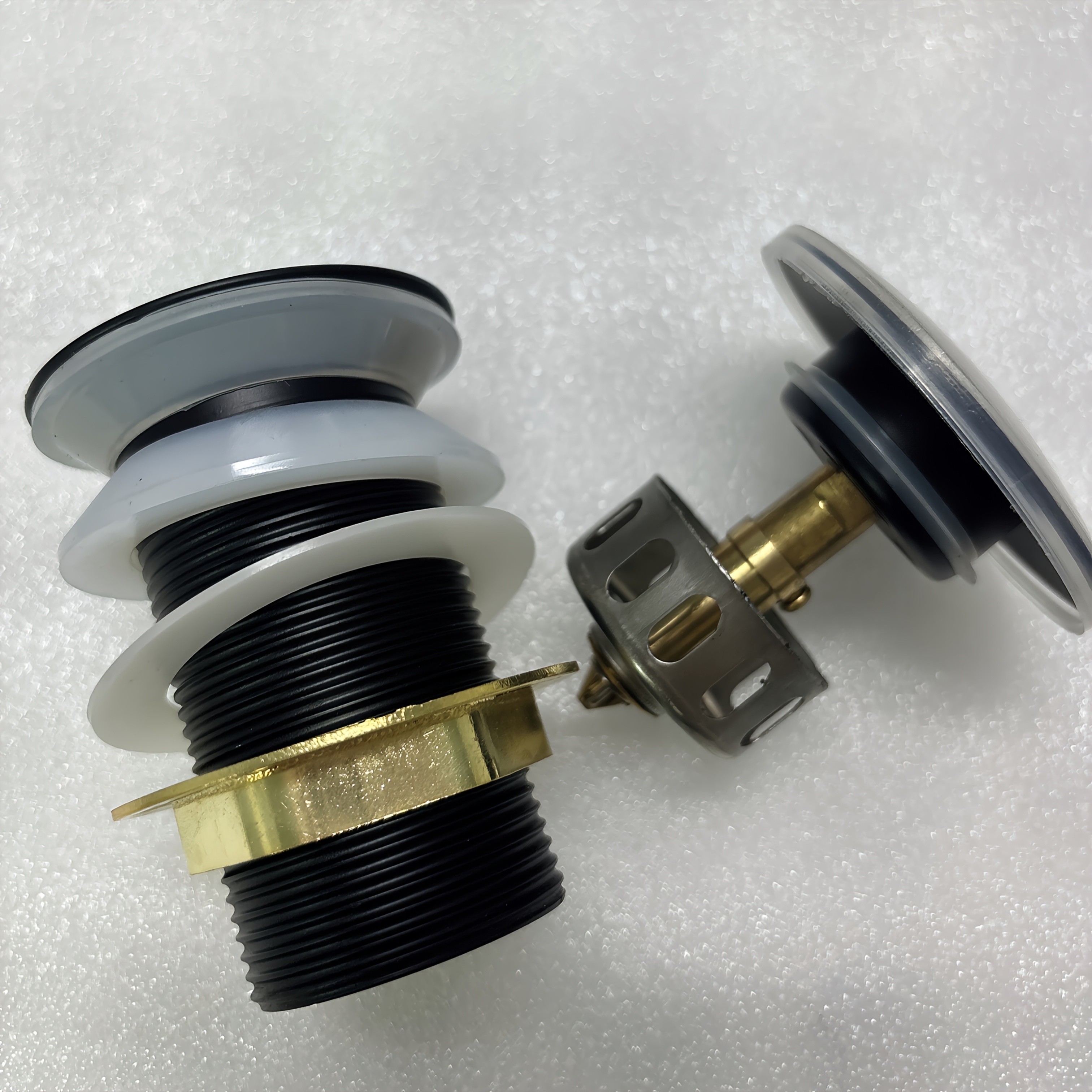 Stainless Steel Pop-Up Sink Drain Stopper with Painted Finish, Suitable for Bathroom and Kitchen Drains, Manual Operation, Matte Black, Golden Pull, Electroplated Silver, Available in Three Colors