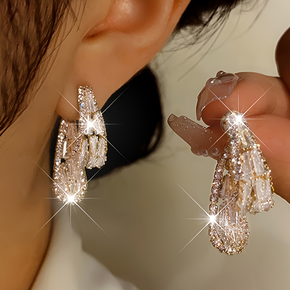 

2pcs Women' Earrings Featuring Elegant Synthetic Zirconia Stones, Suitable For Wearing At Parties , Making A For A Gift.