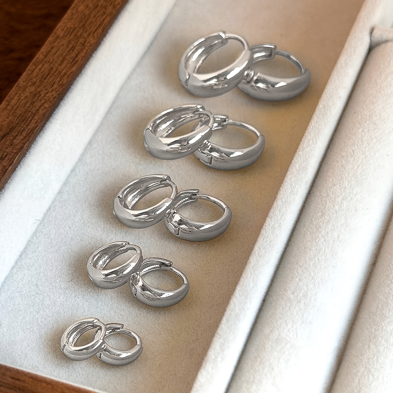 TEMU 5 Pairs Of Elegant, Temperament, Easy, Exquisite, Small, Versatile, Fashionable Copper Ear Sets Are Suitable For Women' , Leisure, And Holiday