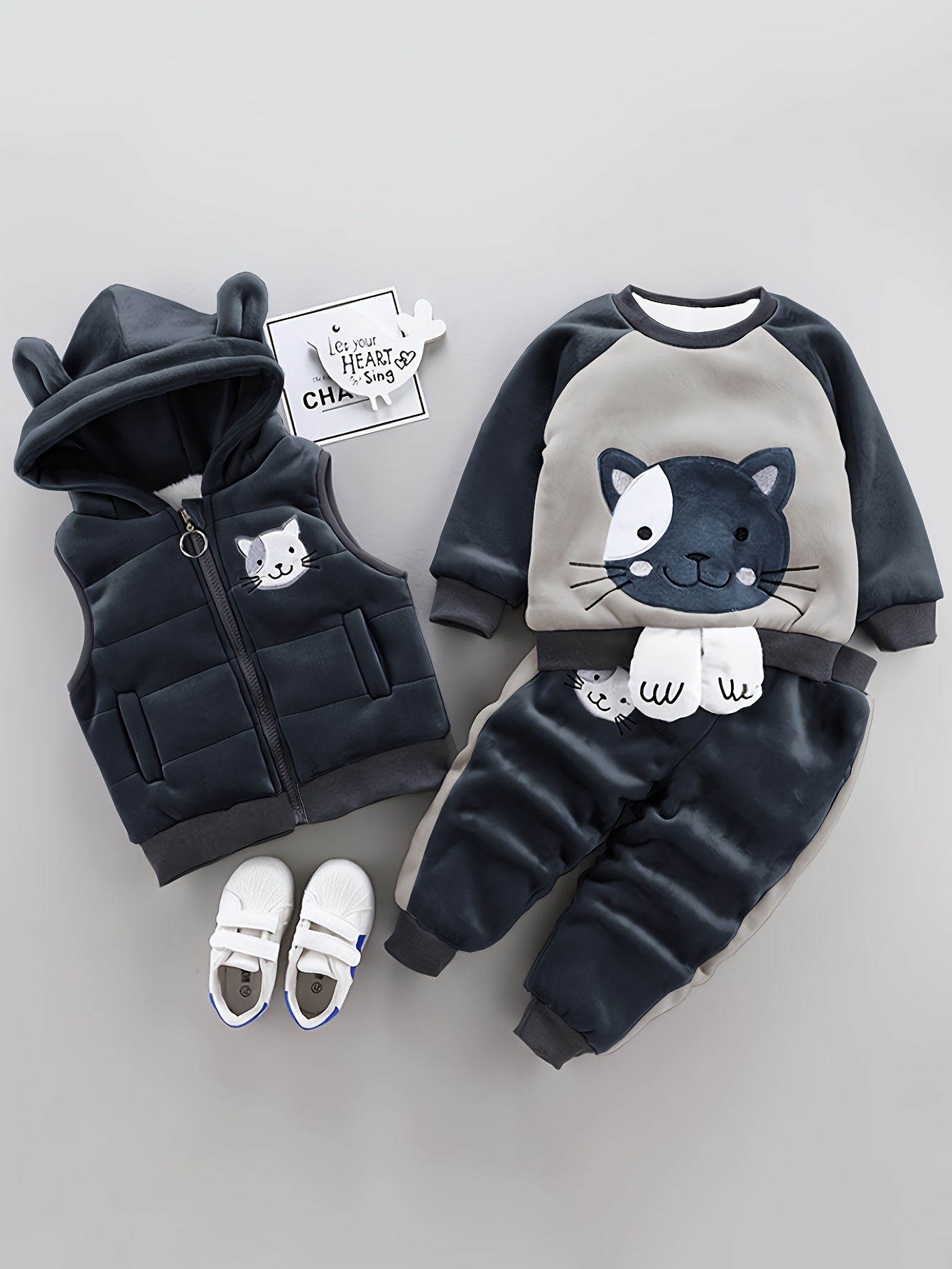 cute cartoon cat three piece set for babies in autumn and winter featuring a thickened hoodie pants and a stylish vest with a hood for outdoor Product details 8