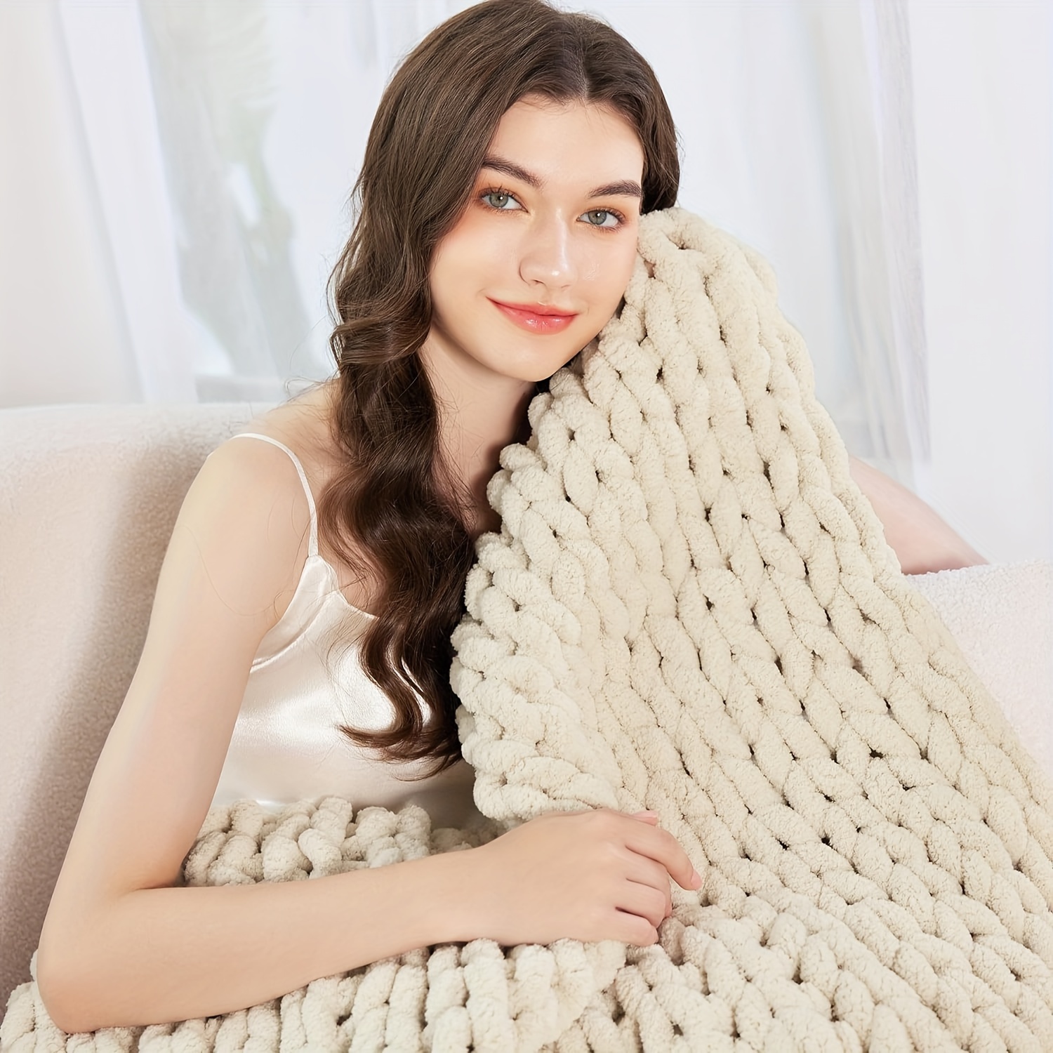 1pc Cozy Chenille Chunky Knit Blanket - 100% Handmade Polyester Fiber, Soft and Comfortable for Sofa, Home Decor, Office, School, Picnic, Travel Gift - All Seasons Outdoor Leisure Throw