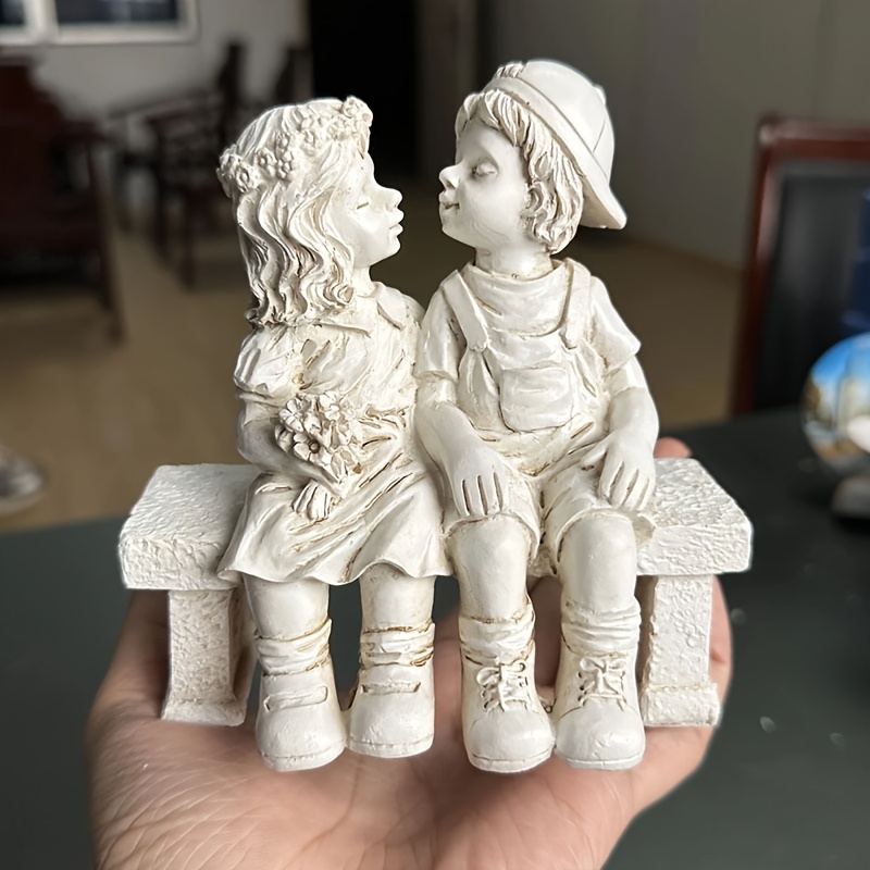 TEMU A Couple Statue Of A Boy And Girl In A Single Piece, An Ideal Gift For Valentine's Day, Decorations For Couples, Outdoor Garden Decor Items,