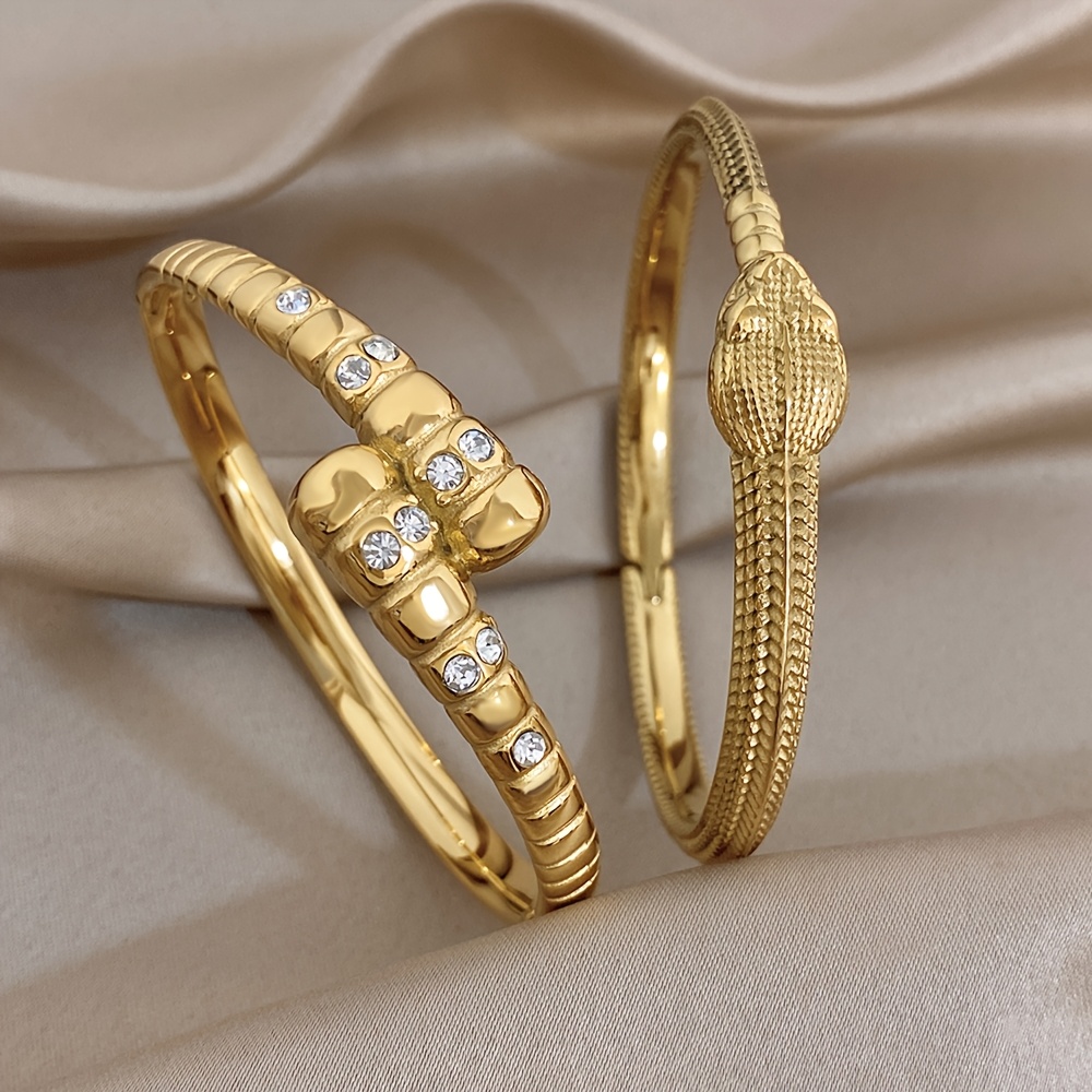 2pcs Luxury Metal Texture Bangle Bracelet Set with Rhinestones