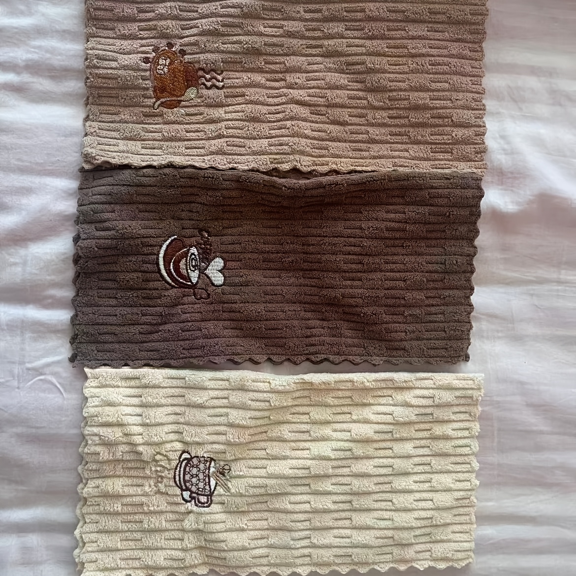 TEMU 3pcs Different Brown Dishcloths, For Home Use, Very Suitable For Cleaning Kitchen, Bathroom And Bedroom. Washable Square Cloths Are Ideal For
