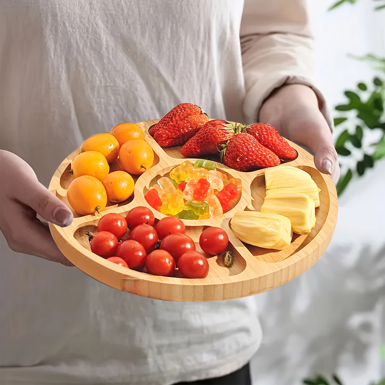 * runder Snacktablett aus Bambus mit fünf Fächern * zum Servieren von Snacks, Aufbewahren von Artikeln und als Tablett für Couchtische. Es ist aus lebensmittelechten Materialien gefertigt und * für