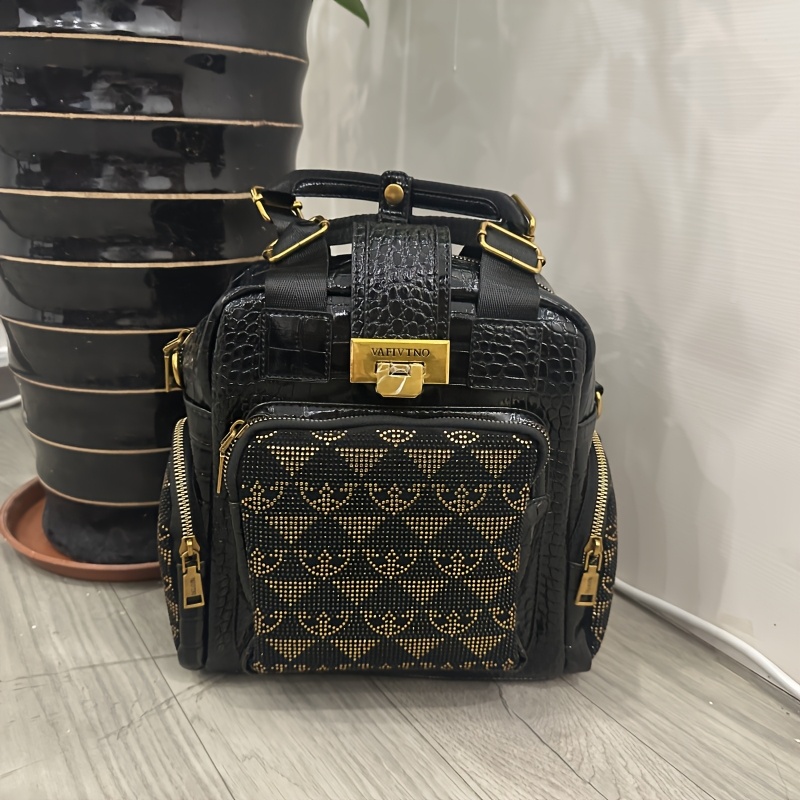 

Sac à dos multifonction élégant pour femmes en cuir avec doublure en polyester, sac à bandoulière convertible avec fermeture à glissière de Guangzhou.