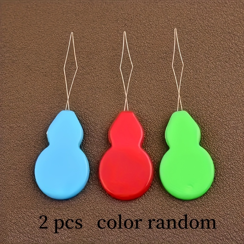Juego de 2 enhebradores de agujas de plástico para coser, resistentes y coloridos, colores surtidos, aptos tanto para coser a mano como a máquina, acolchado y ayuda para manualidades