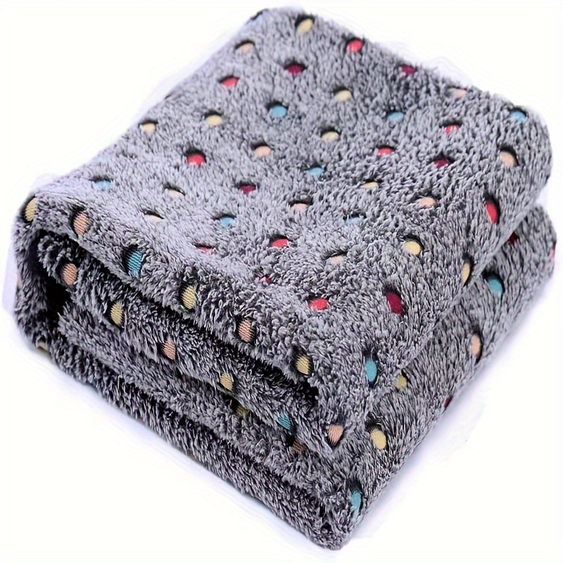 

1pc Thickened Pet Blanket, Polyester Fiber, Machine Washable, Stain Resistant, With Dots, For All Breeds, Extra Small To Large Dogs