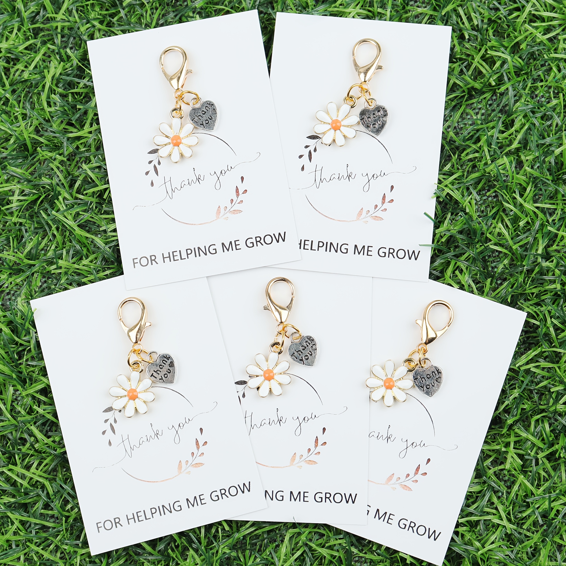 E-shop 5/10 Stück Mini Gänseblümchen Schlüsselanhänger, Rosa und Weiße Gänseblümchen Schlüsselanhänger, mit "Dankeschön FÜR DAS HILFEN SIE MIR ZU "