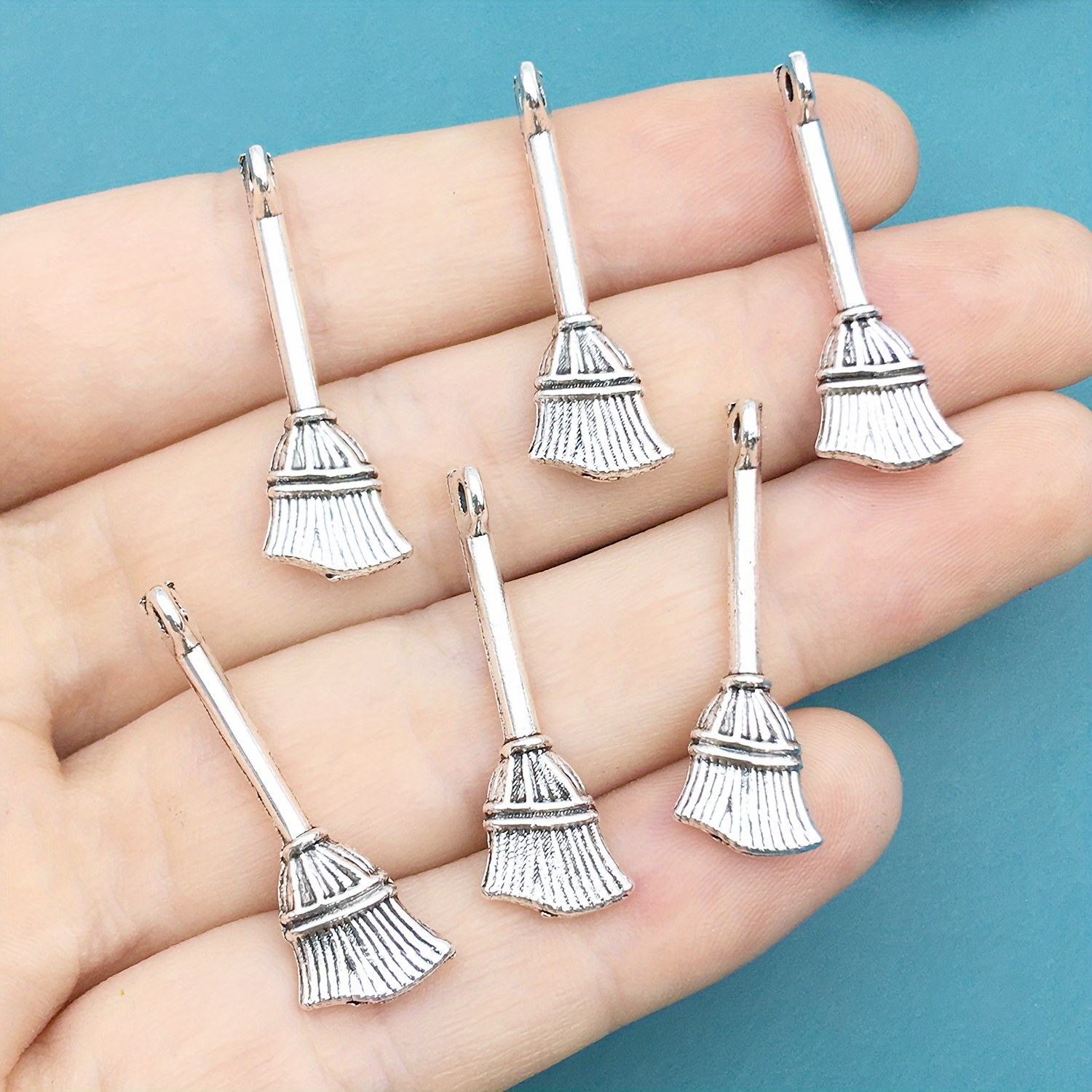 

20pcs Antique Silvery Zinc Alloy Halloween Broom Pendants, Diy Charm For Jewelry Making, No Plating, Party Theme Festival Decorations