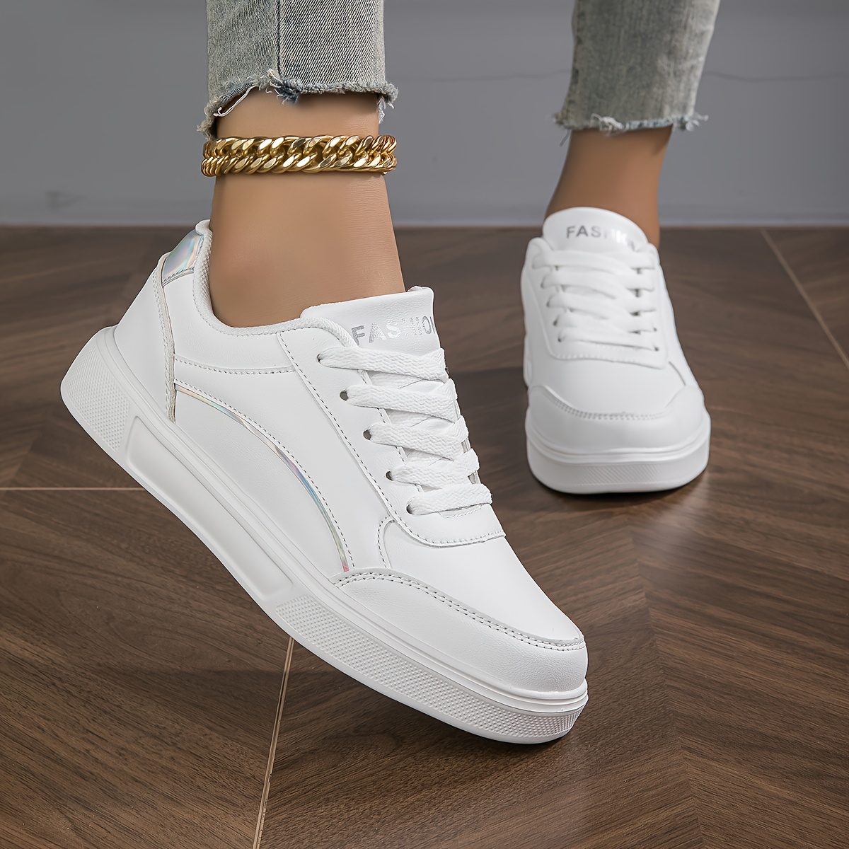 New Women's Versatile Sports And Leisure Shoes, Fashionable And Comfortable White Shoes, Thick Soled Anti Slip Sports Shoes, Women's Lightweight And Breathable White Board Running Shoes.