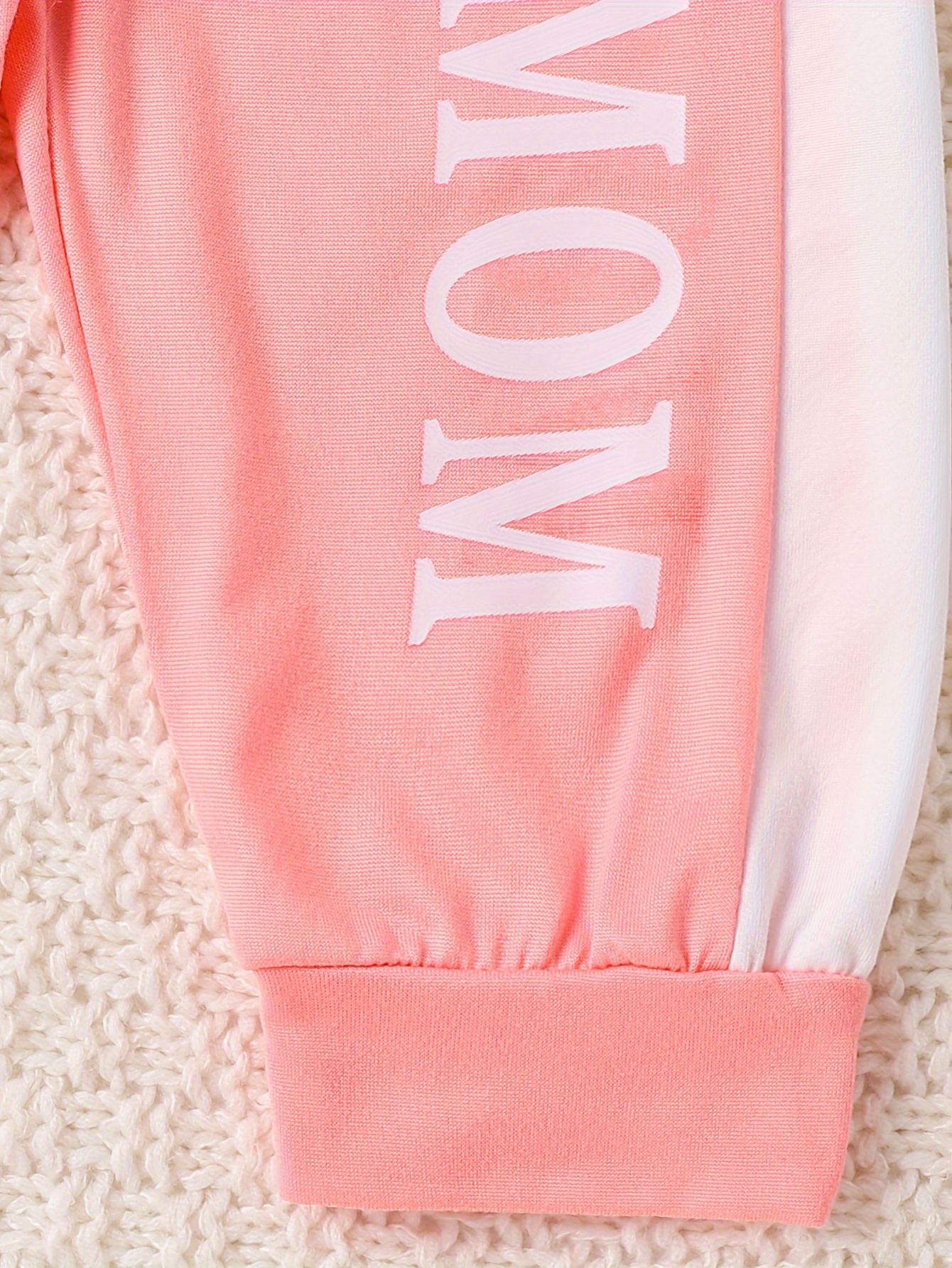 Lente/herfst baby meisjes romper met ronde hals en letterprint