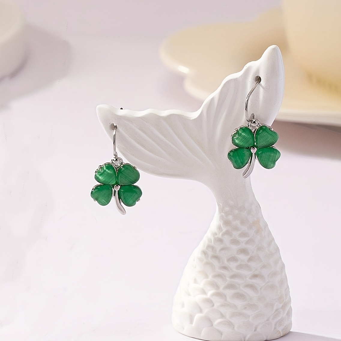 Image of 1 Pair Women's Fashion Dangle Earrings, Cat-eye Heart Flower Earrings, Suitable For Gifting And Daily Wear