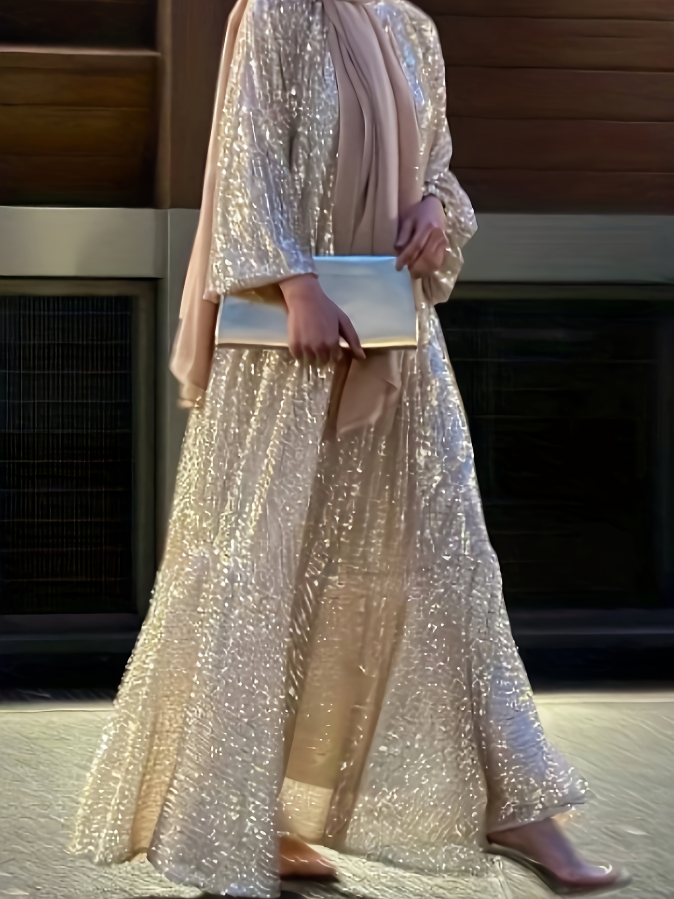 فستان ماكسي أنيق بأكمام