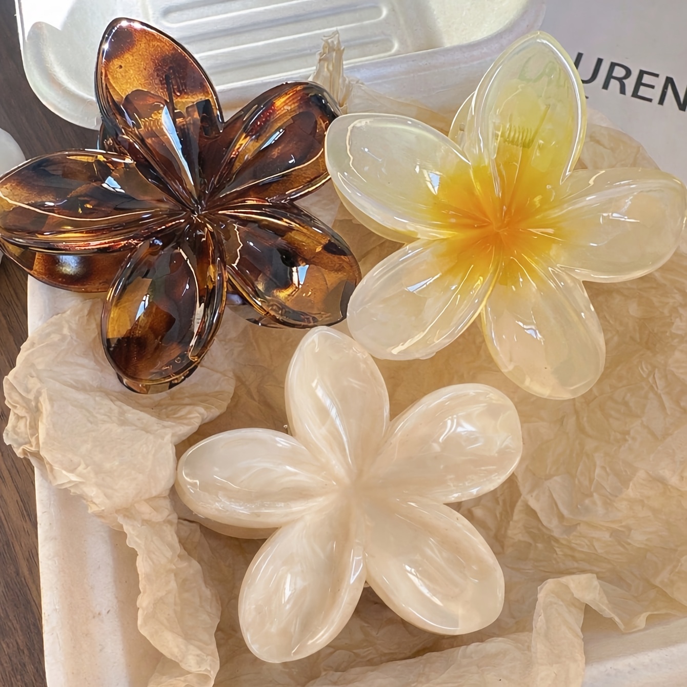 TEMU 3pcs Women's Minimalist Leopard Print Caramel Acrylic Flower Claw Clips For Half-up Hairstyles, Back-of-head Styling, And Casual Attire. Elegant