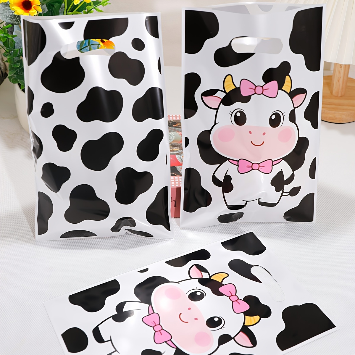 TEMU Cadeau pour elle/lui 50pcs Sacs Cadeaux Vache Cartoon, Sacs à Main Noirs et Blancs avec Imprimé Vache Thème Ferme, Cadeaux de Fête, Noël,