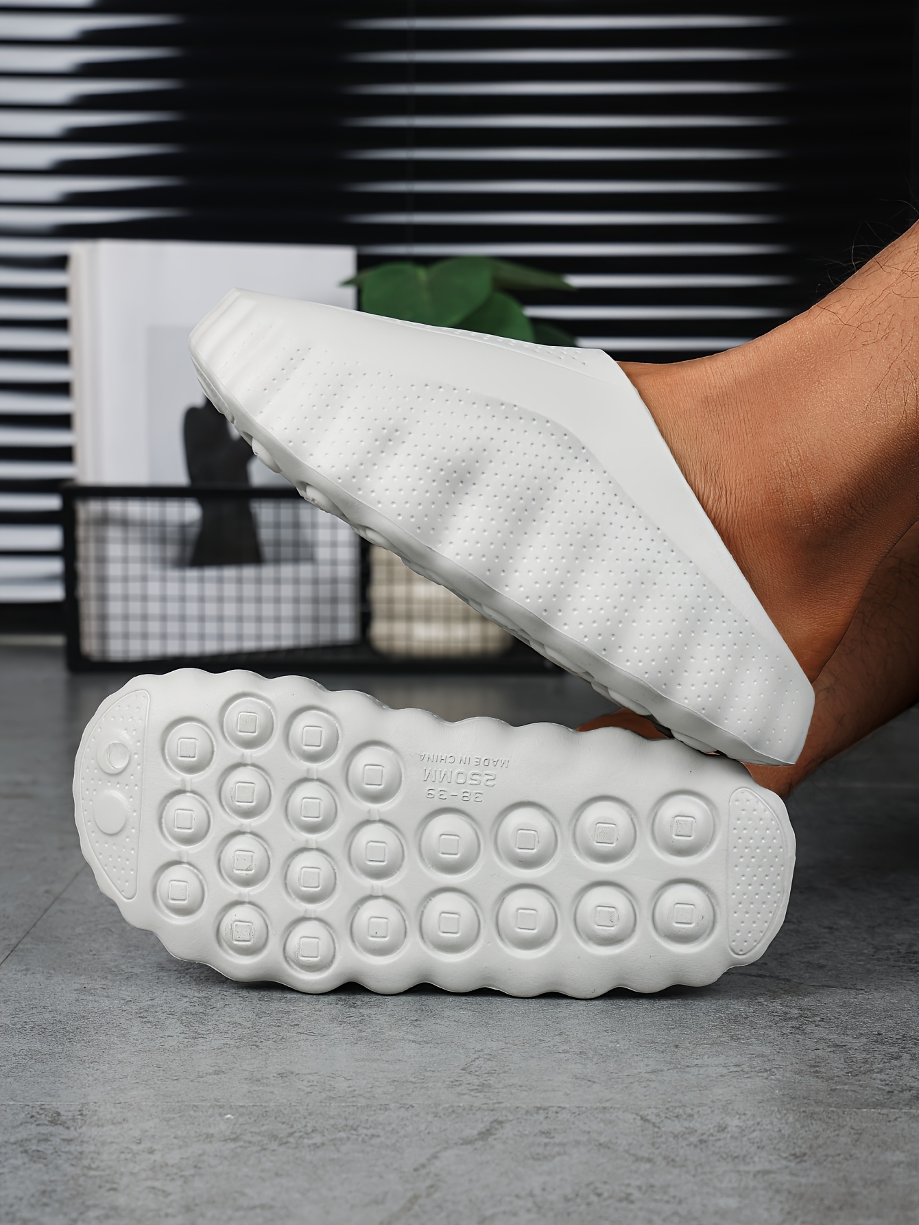 MIND001 Men's Soft Couple's Pre-Game Recovery Foot Massage Sports Slippers Outdoor Slip-On Shoes