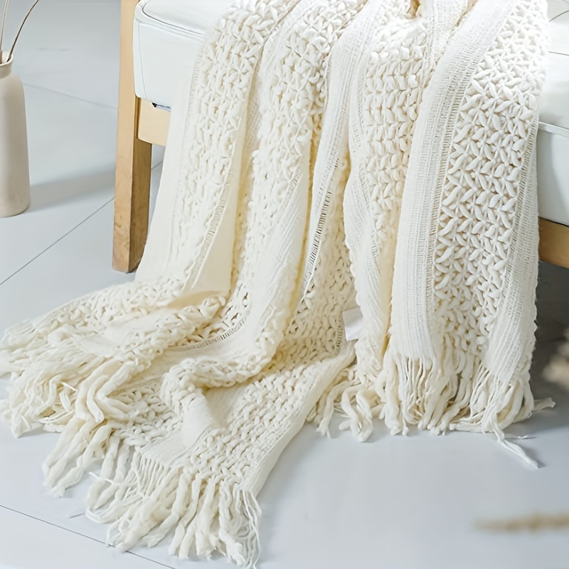 Soft Cozy Throw Blanket Suitable for Couch and Bed - Lightweight Farmhouse Tassel Blanket with Khaki Cream White Colors, Machine Washable Suitable for Men and Women, Warm Decorative Bedspread for Seasons, Bedding