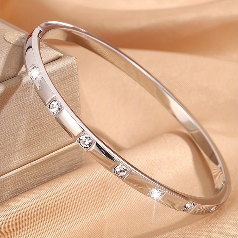 E-shop 2/1 Modischer exquisiter Persönlichkeitsschmuck aus Edelstahl im leichten Luxus-Stil für Damen Herren, ideal für Partys & Geburtstage, perfekte