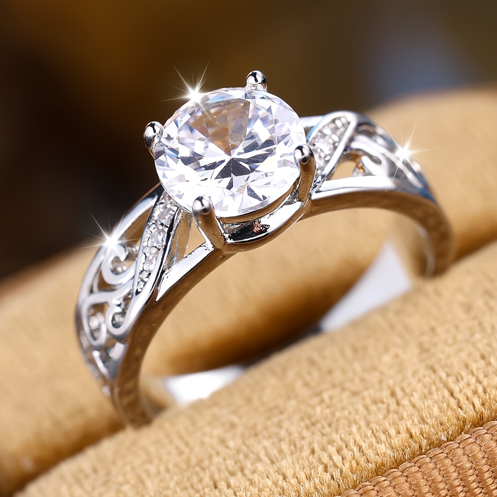 Women's Classic Round White Synthetic Zirconia Ring