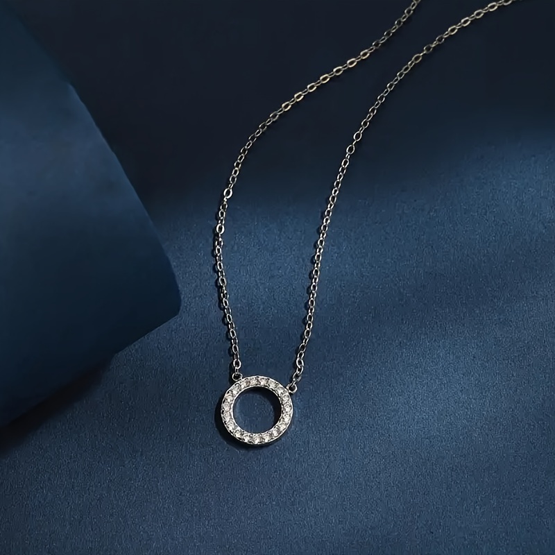 Elegant and Simple Round Synthetic Zirconia Pendant Necklace for Women, Daily Casual Wear, Valentine's Day Date Accessory, Available in Two Colors