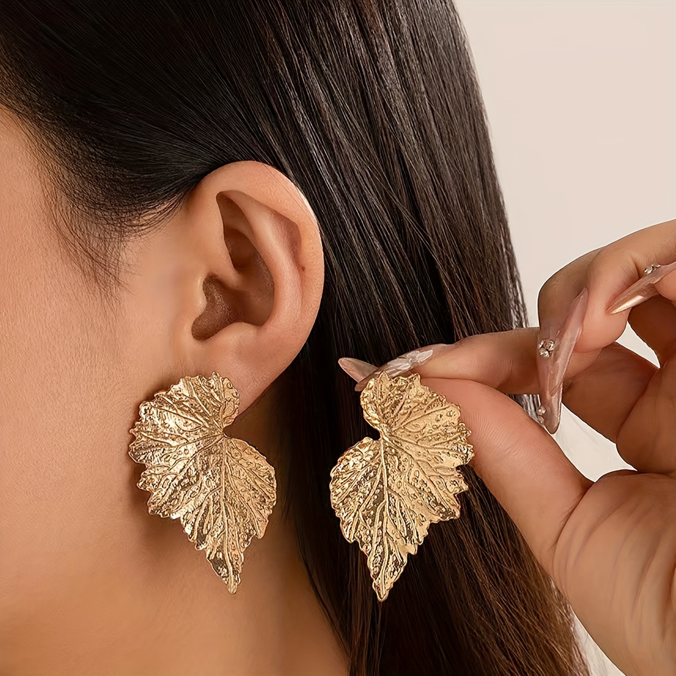 TEMU 1 Par de Aretes de Mujer con Forma de Hoja Irregular de Moda, Elegante y Encantador, 2 Colores Opcionales
