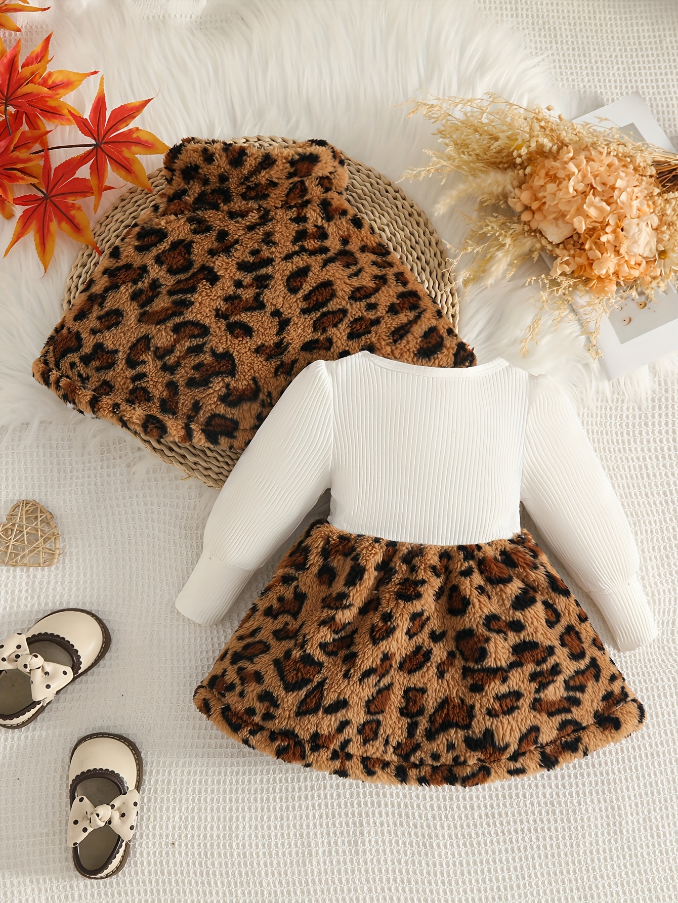 فستان بناتي بطبعة الفهد وأكمام ناعمة مع ياقة مكشكشة وتفصيلة ربطة خلفية - دفء الشتاء، خصر مرن وقصة A-Line، طقم بني/أسود/أبيض بطبعة حيوانية للأطفال حتى 12 شهرًا، للمناسبات العادية والرسمية، أزياء شتوية سهلة العناية، فستان بأكمام طويلة وحافة مكشكشة مع تفصيلة ربطة، قماش ناعم للخريف والشتاء، مقاس مريح، مثالي للأنشطة الخارجية