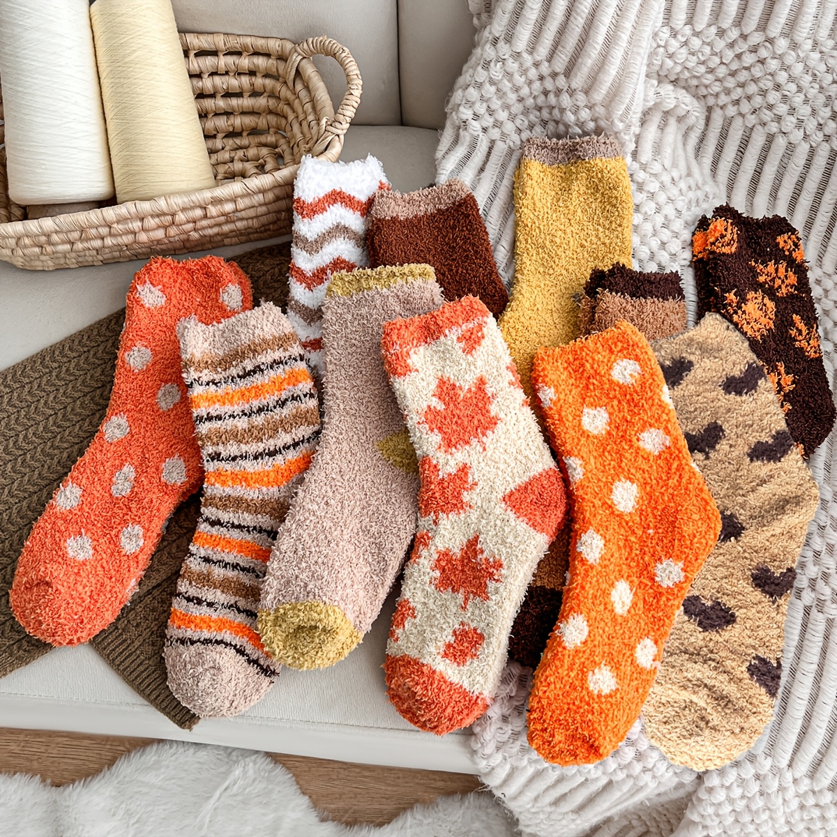 TEMU 6-pair Random Color Coral Large Polka Dot Socks, Plush-lined Thickened Mid-calf Socks For Women, Autumn/winter Warm Fluffy Sleep Socks
