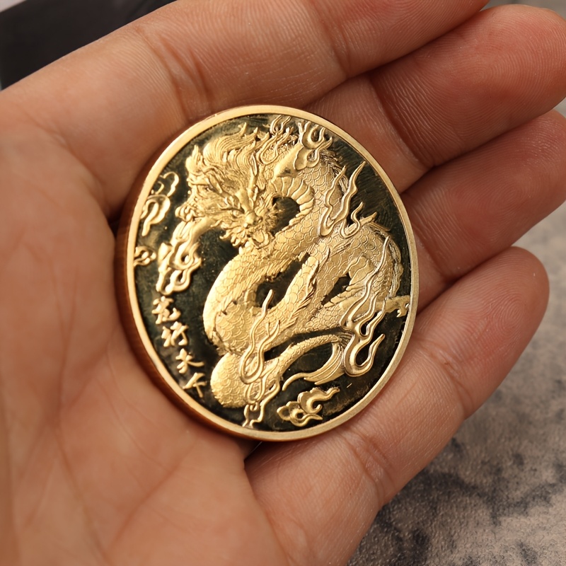 

[1pc 3d Embossed Dragon Commemorative Coin] 1pc Traditional Chinese Dragon Commemorative Coin, Metal Round Collectible, 3d Embossed Dragon Year Memorial Coin, Decorative Ornament