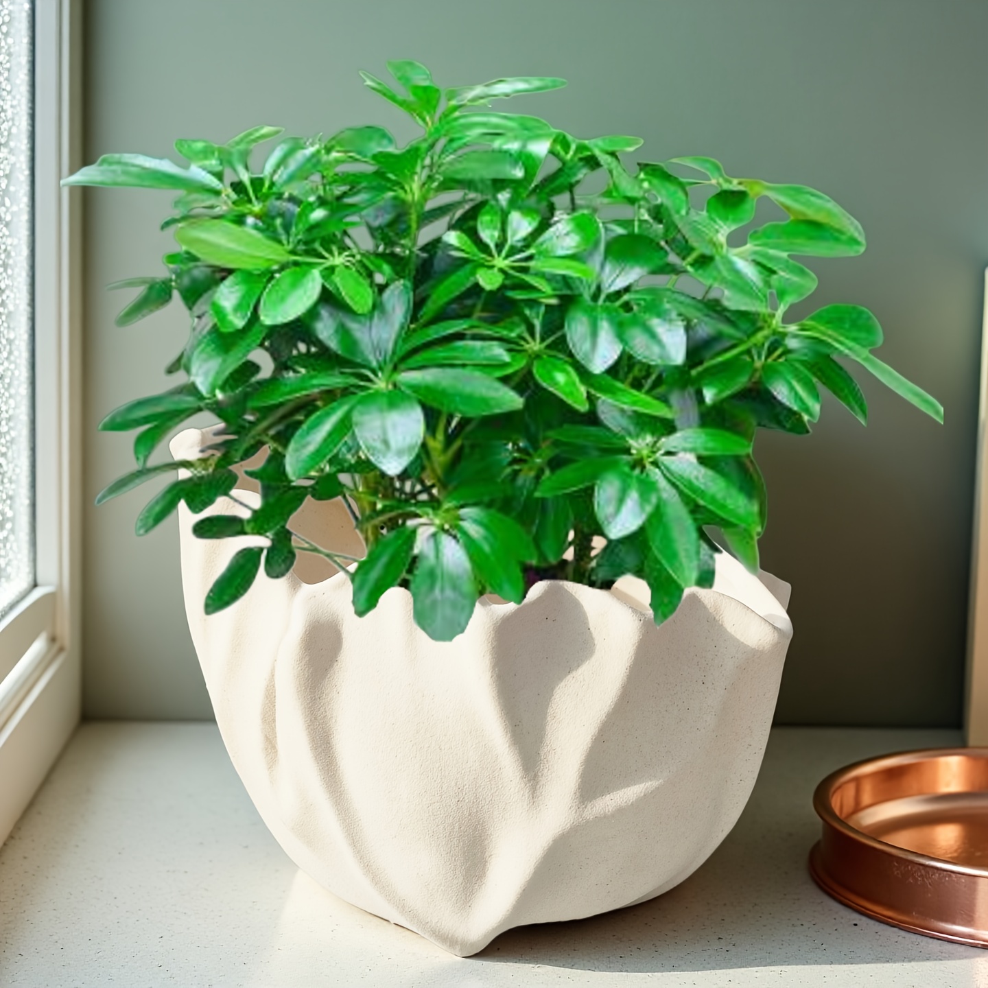 A Newly Launched Decorative Vase Featuring a Unique Fabric-textured Design with Irregular Pleated Shapes. Compact and Nimble, This Tabletop Vase Is Simple yet Stylish, Perfect for Home Decor in the Living Room, Study, or Dining Table. Also Suitable