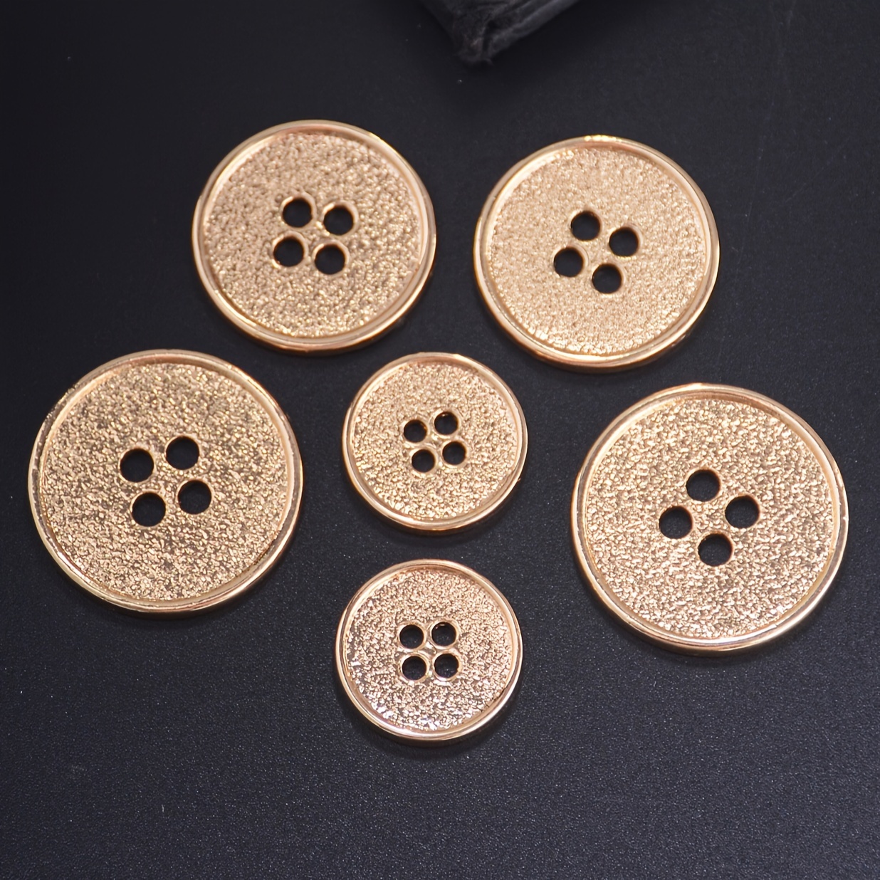 

9 Pieces Per Pack Of Golden Hemp Classic Round Four-eye Buttons, Suitable For Sweaters, Coats, Cashmere Outerwear, Suits, Shirt Cuffs, Decorative Buttons, Clothing Accessories