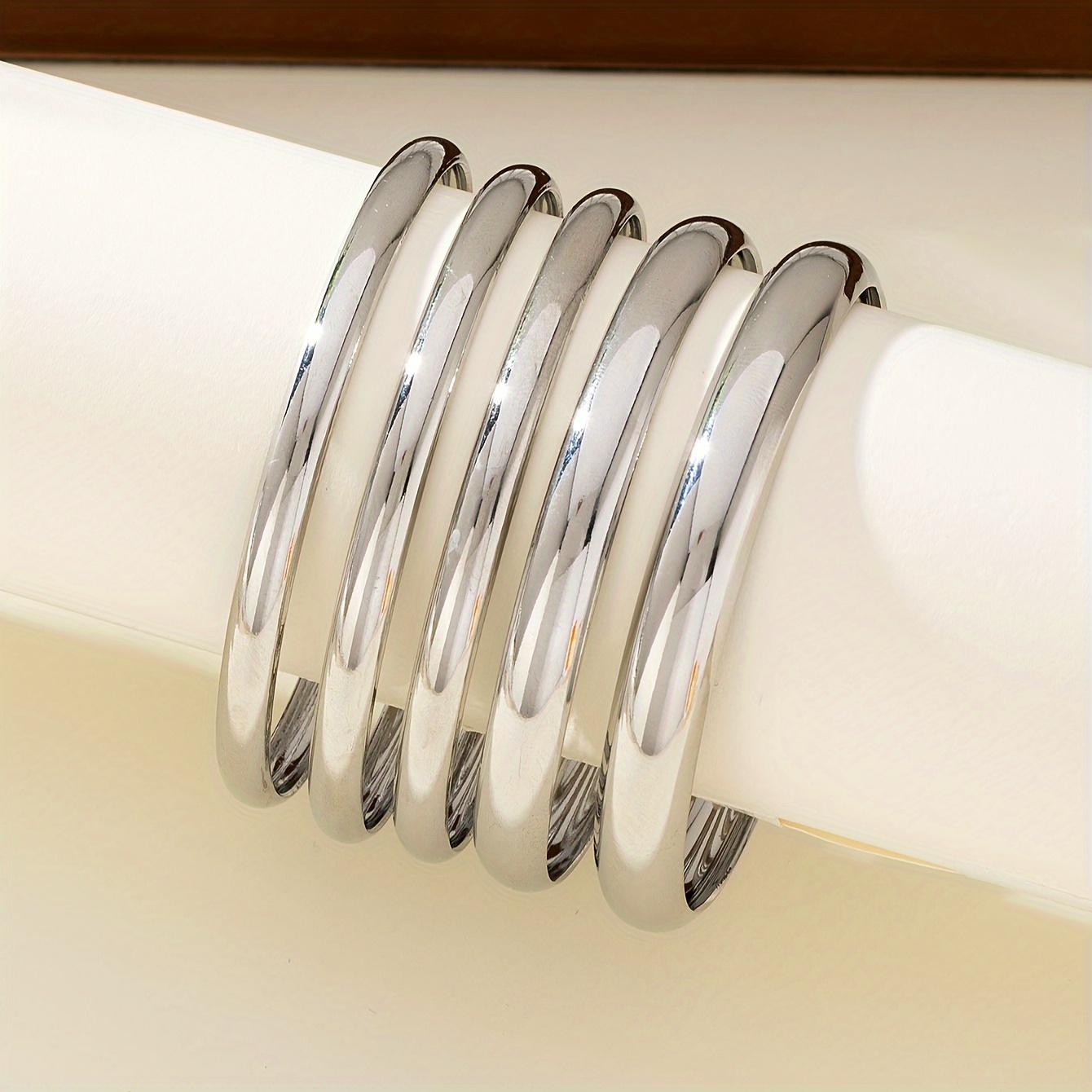 5pcs Fashionable Minimalist Metallic Glossy Bracelet Set For Women' Wear